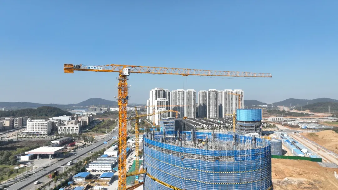 金凤腾飞 | 中建三局携手柳工和记助建武汉光谷南“金凤”地标！